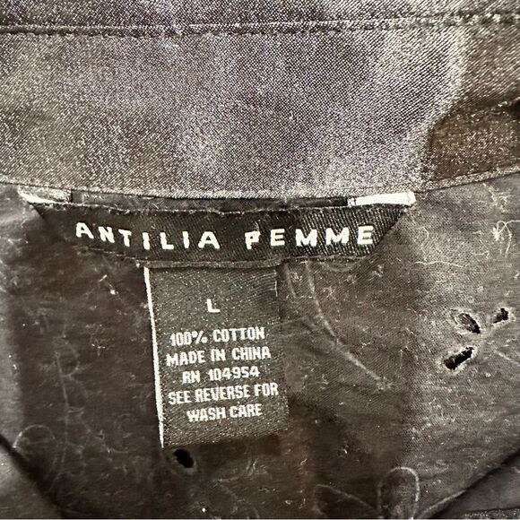 Antilia Femme Black Floral Eyelet Blouse with Satin Trim – Size L - Picture 12 of 12